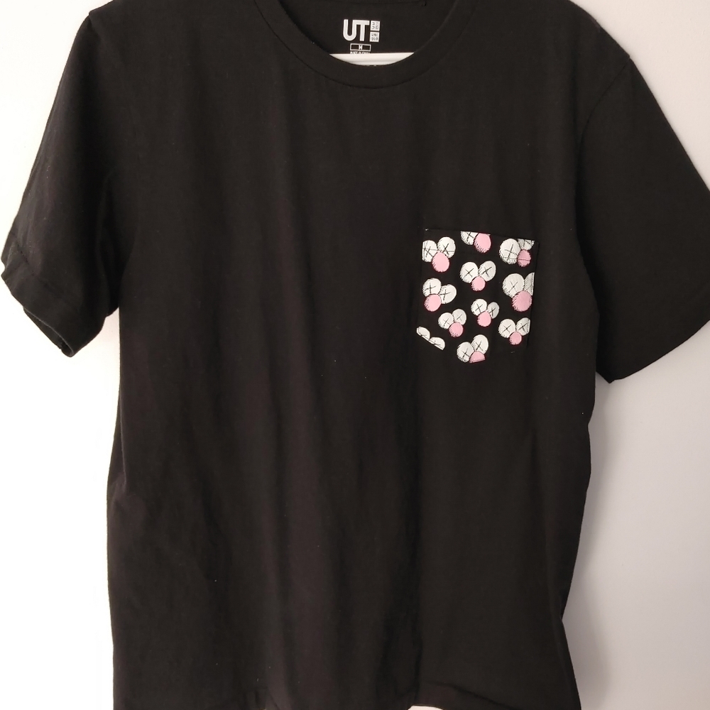 Uniqlo x kaws pocket t